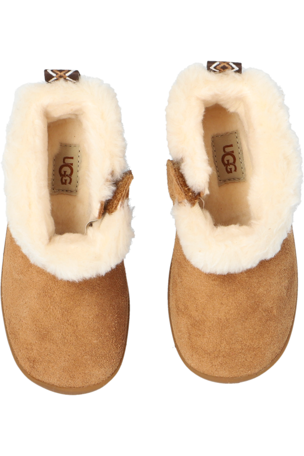 ugg zippyboot Kids Les vêtements et accessoires ugg zippyboot taillent normalement