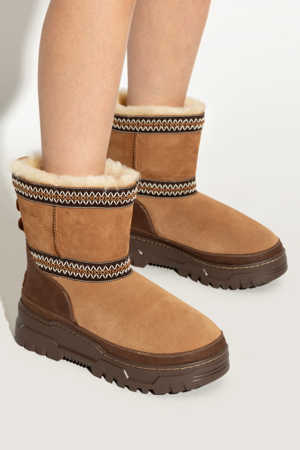 UGG Snow Boots Classic Mini Trailgazer