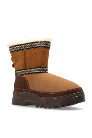 UGG Snow Boots Classic Mini Trailgazer