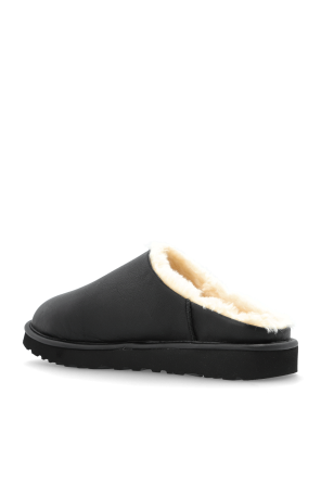 UGG ‘CLASSIC SLIP-ON’ slides