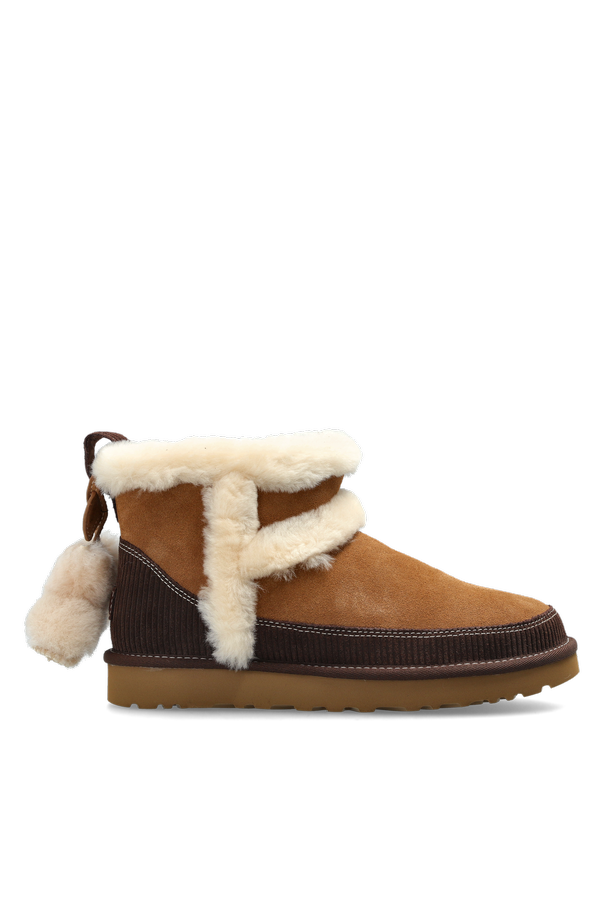 ‘Classic Mini Heritage’ snow boots od UGG