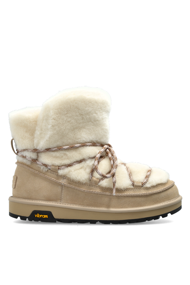 Snow boots ‘Classic Tread Fluffed’ od UGG