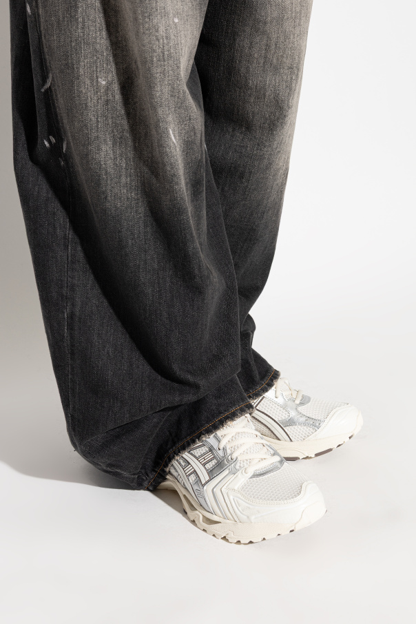 ASICS 