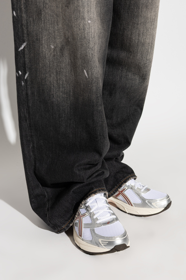 ASICS 