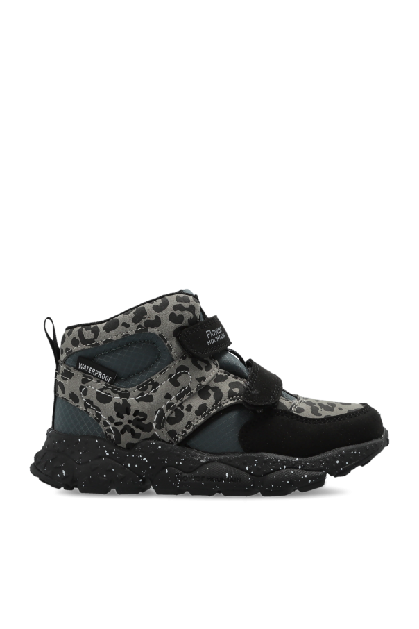 `Riku` sports shoes above the ankle od Flower Mountain