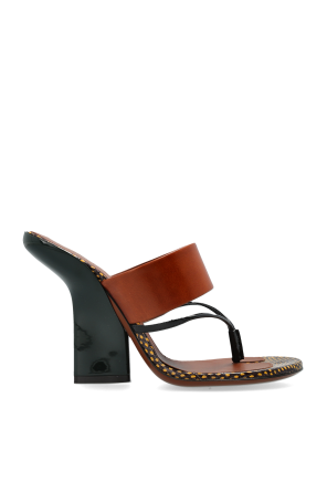 Sandalias de cuero con tacón