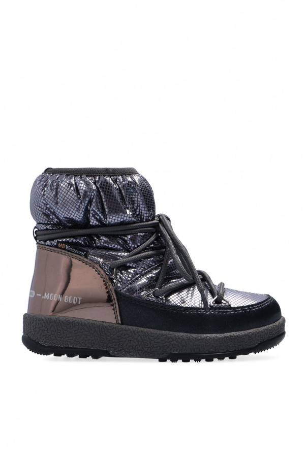 Step out confidently wearing comfortable and reflective ® Lounge 2 Lace-Up Seacycled sneaker ‘Nylon Low Premium’ snow boots