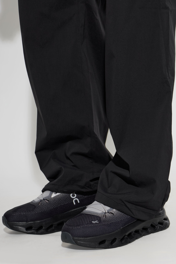 On ‘Cloudtilt’ sports shoes
