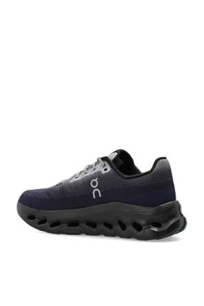 On ‘Cloudtilt’ sports shoes