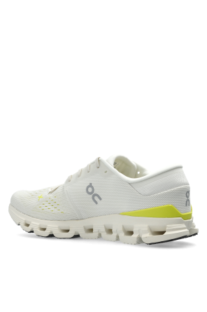 On "Cloud X4" sports shoes