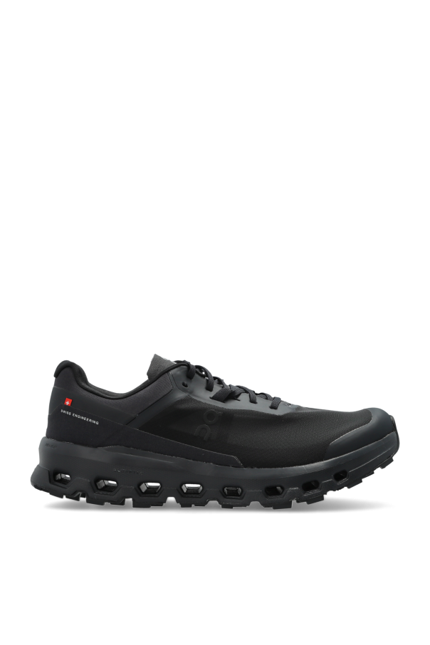 Sports shoes 