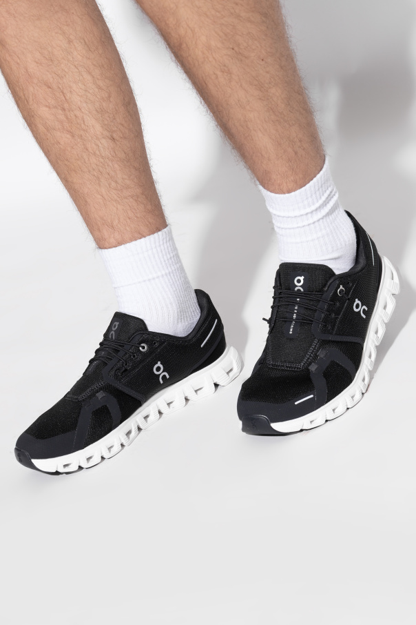 On ‘Cloud 6’ sports shoes