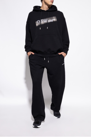 On ‘Cloud 6’ sports shoes