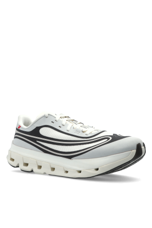 On 'Cloudflow 5 AD' sports shoes