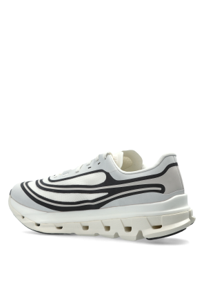 On 'Cloudflow 5 AD' sports shoes