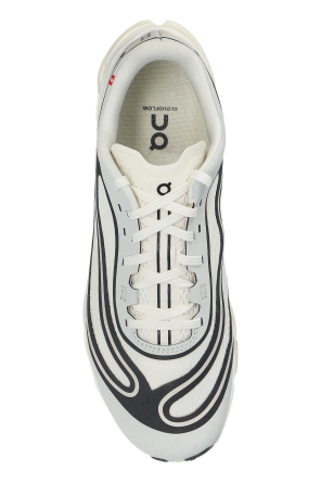 On 'Cloudflow 5 AD' sports shoes