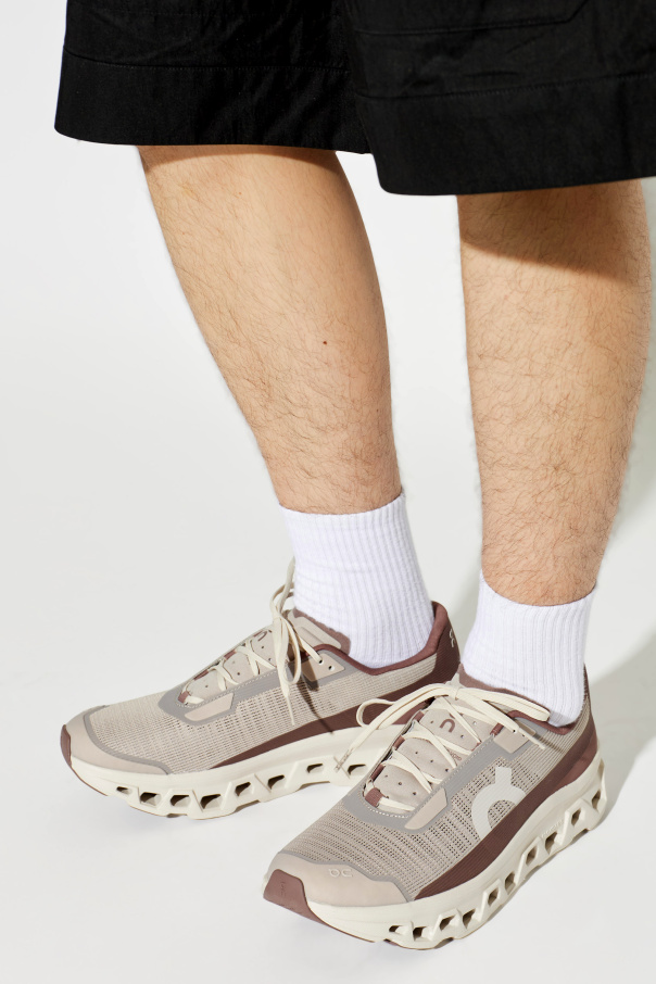 On Sports shoes "Cloudmonster Void"