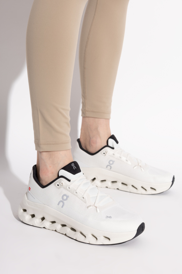 On Running trainers Cloudtilt