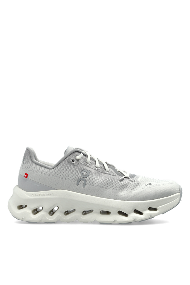 On ‘Cloudtilt’ sneakers