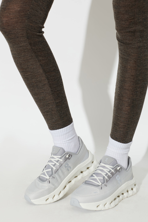 On ‘Cloudtilt’ sneakers