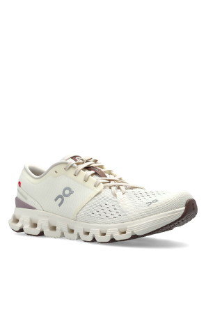 On Sports shoes "Cloud X4"