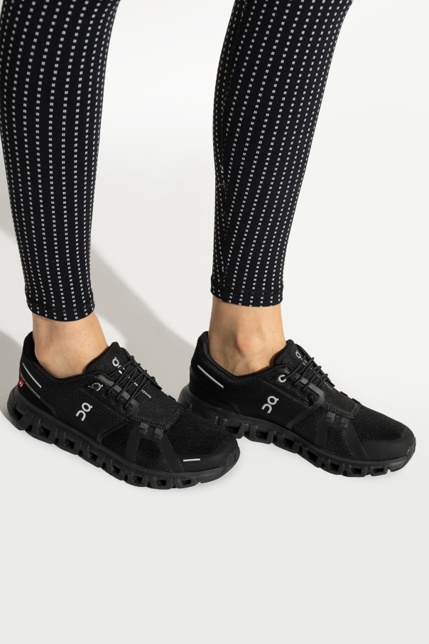 On Sports shoes "Cloud 6"