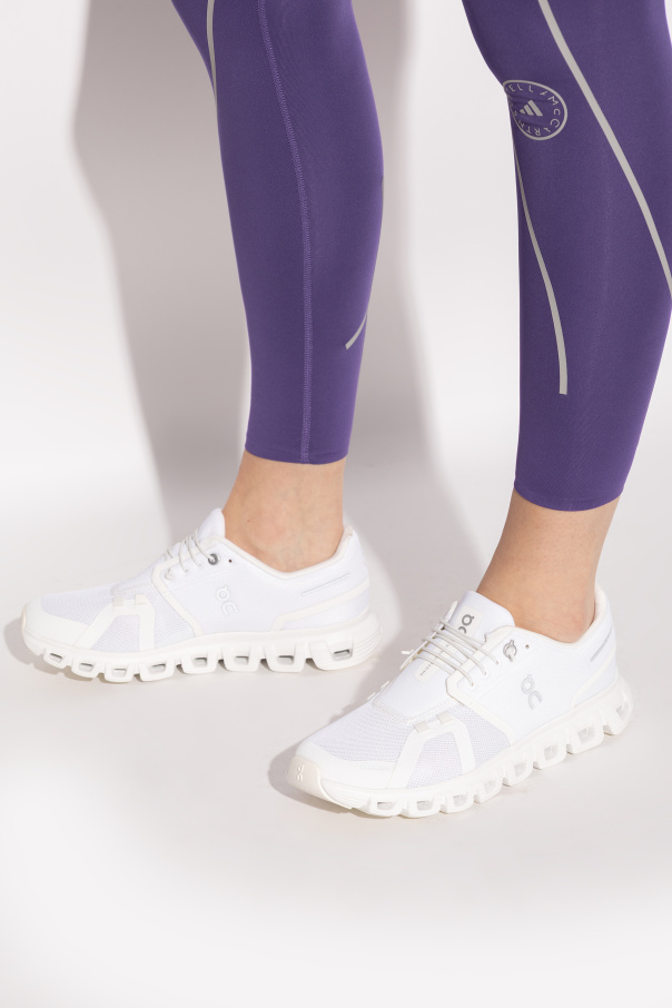 On ‘Cloud 6’ sports shoes