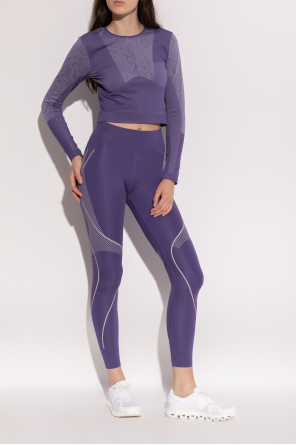 On ‘Cloud 6’ sports shoes