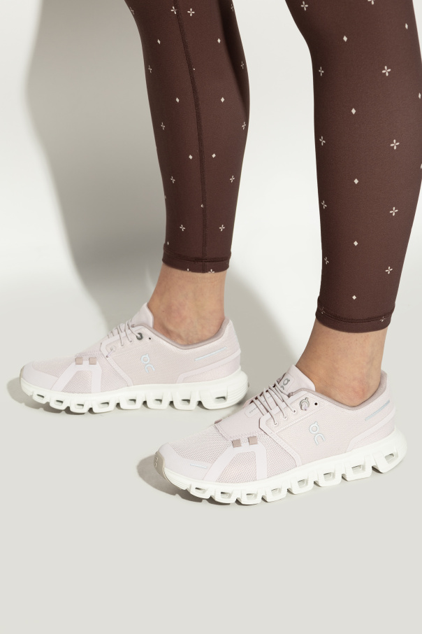 On Sports shoes ‘Cloud 6’