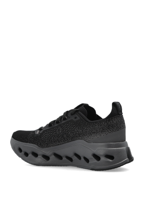 On 'Cloudsurfer Max' sports shoes