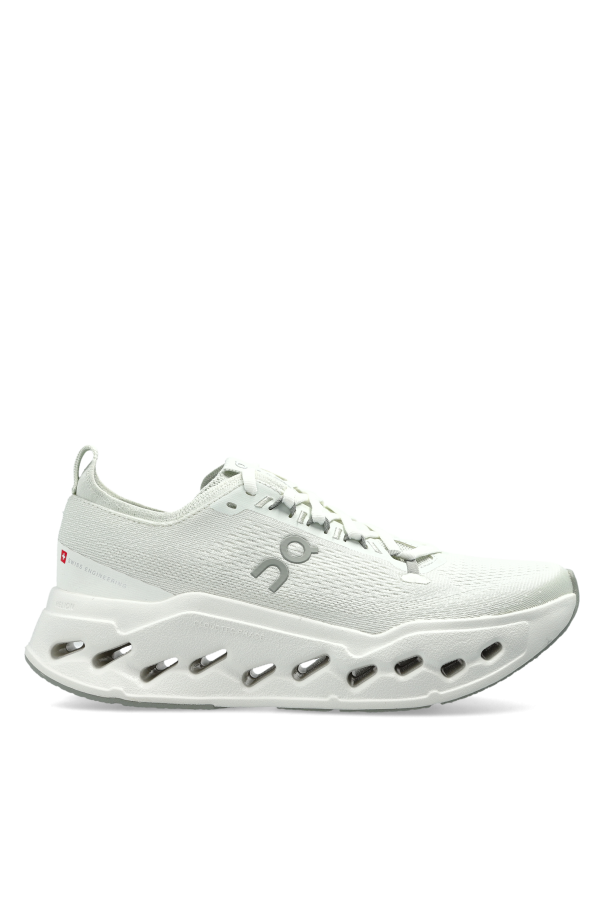 Cloudsurfer Max sports shoes od On