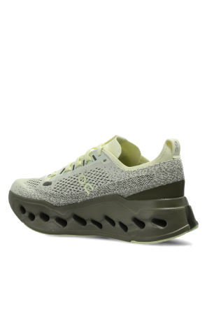 On "Cloudsurfer Max" sports shoes