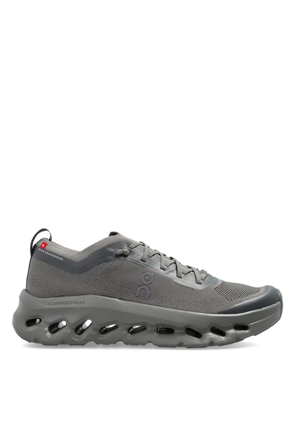 On ‘Cloudtilt Moon’ sneakers