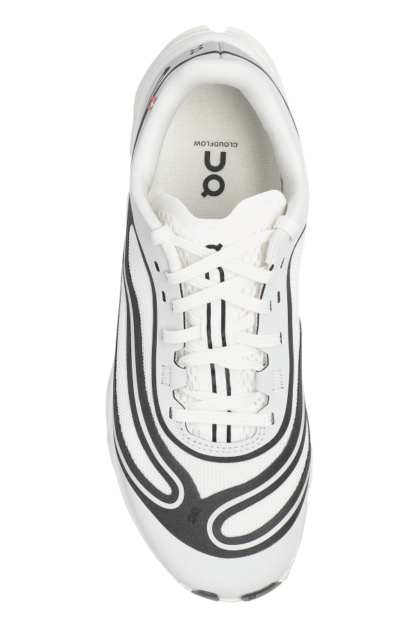 On ‘Cloudflow 5 AD’ sports shoes