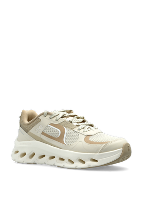 On ‘Cloudtilt Arc’ Sneakers
