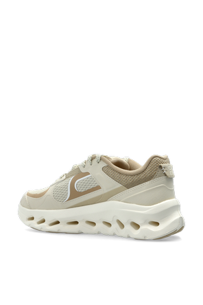 On ‘Cloudtilt Arc’ Sneakers