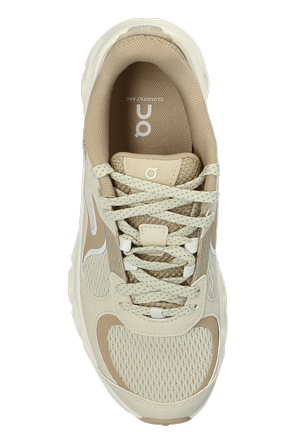 On ‘Cloudtilt Arc’ Sneakers