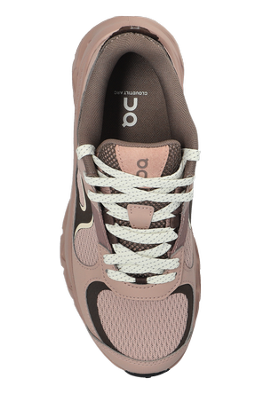 On ‘Cloudtilt Arc’ sport shoes