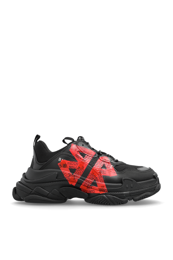 Sports shoes "Triple S" od Balenciaga