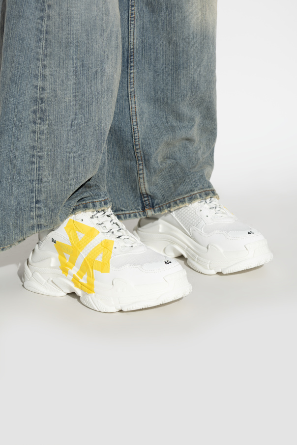 Balenciaga Sports shoes Triple S