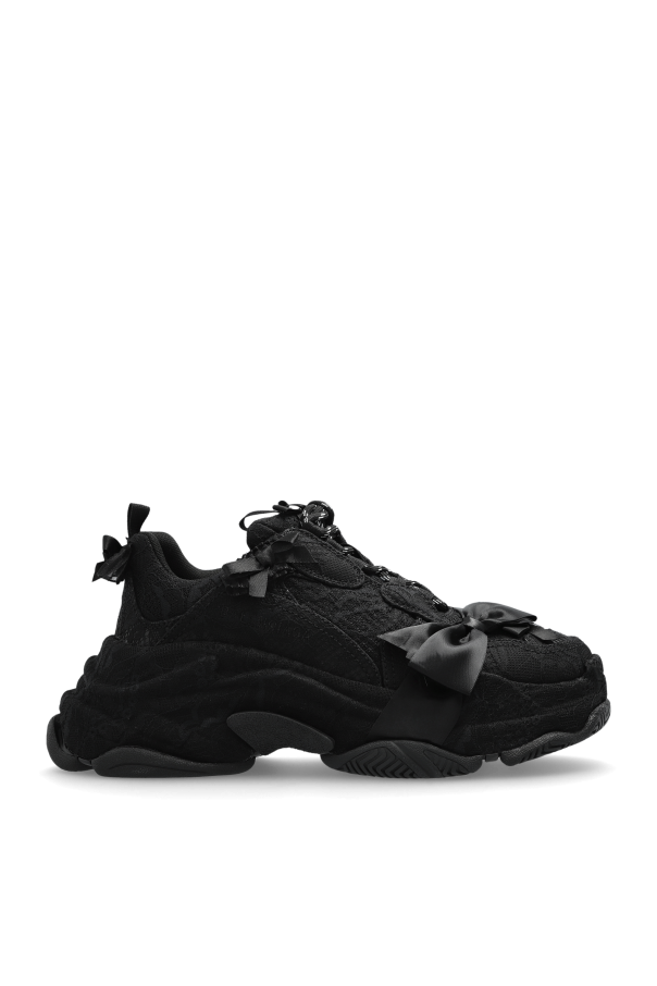 Sports shoes "Triple S" od Balenciaga