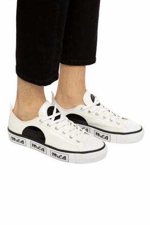 Buty sportowe na platformie od MCQ