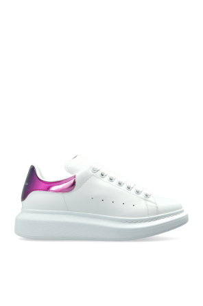 Deportivas con logo