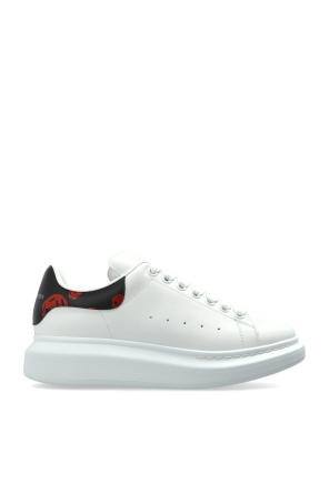 Leather sports shoes with logo