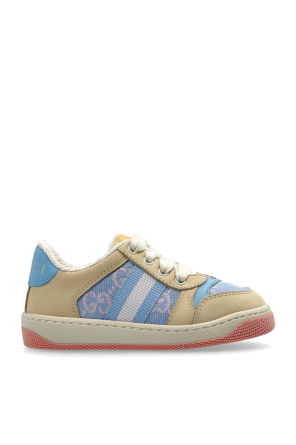 Screener sports shoes