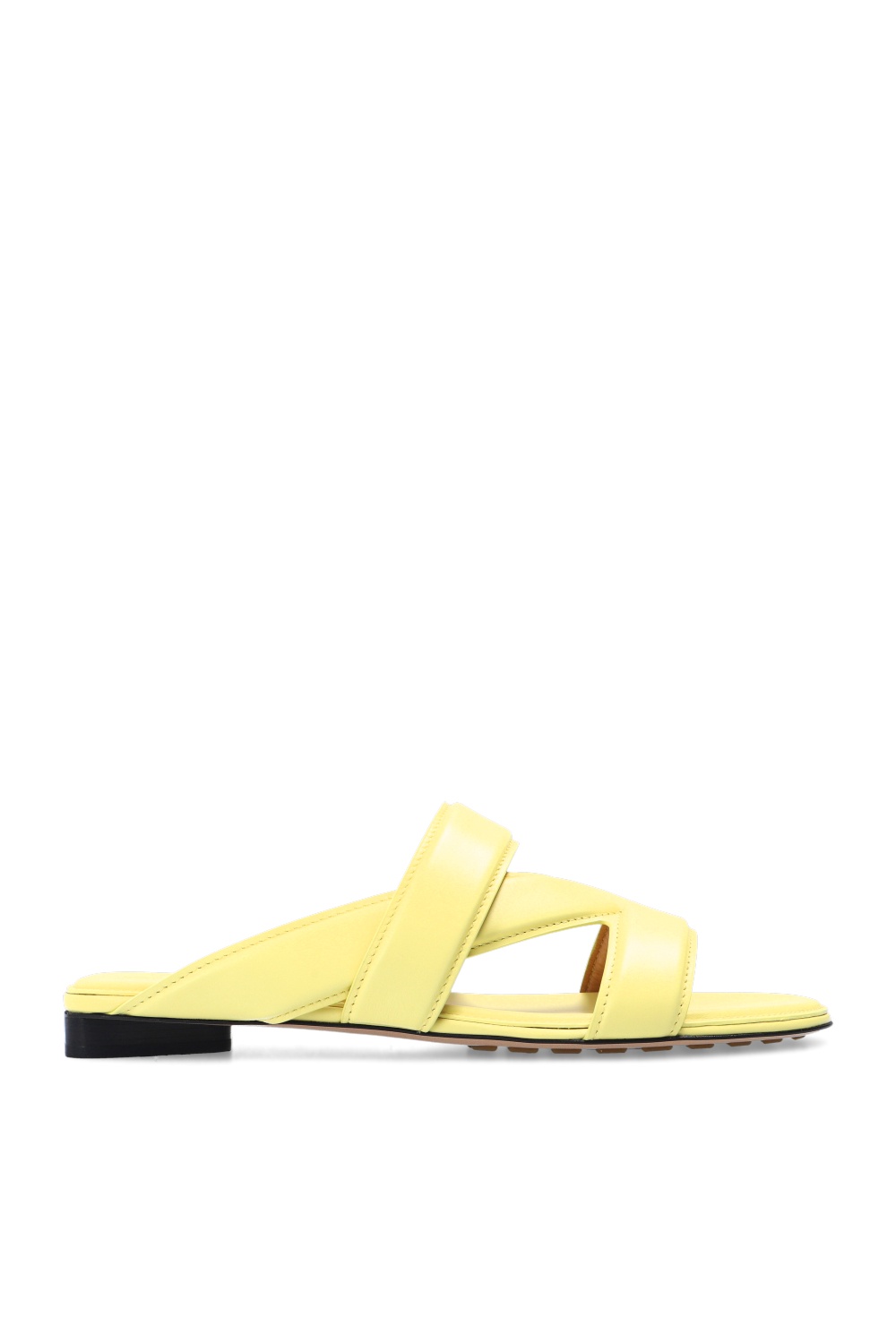 bottega wore Veneta ‘The Band’ slides