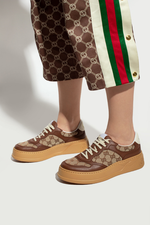 Gucci Sneakers with GG Supreme canvas