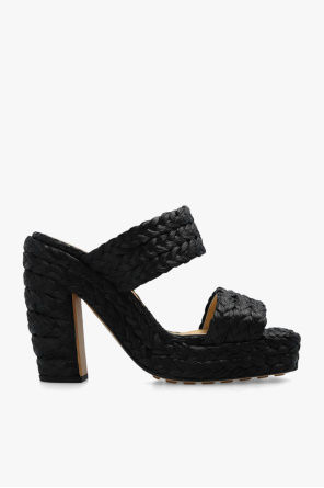 Женские высокие кожаные ботинки stonewashed bottega veneta black crimson