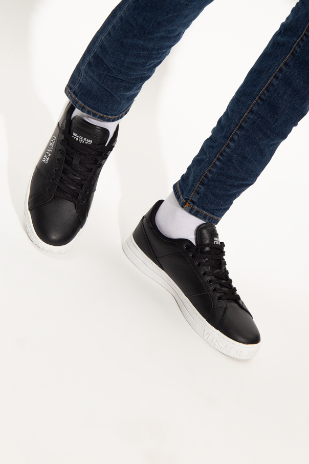 Comfortable and strong pair of shoes Sneakers with logo