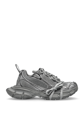 ‘3XL’ sports shoes